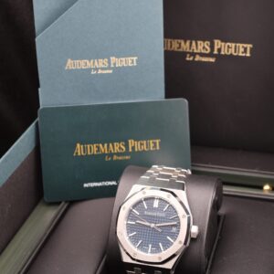 Classic pre-owned automatic dress watch