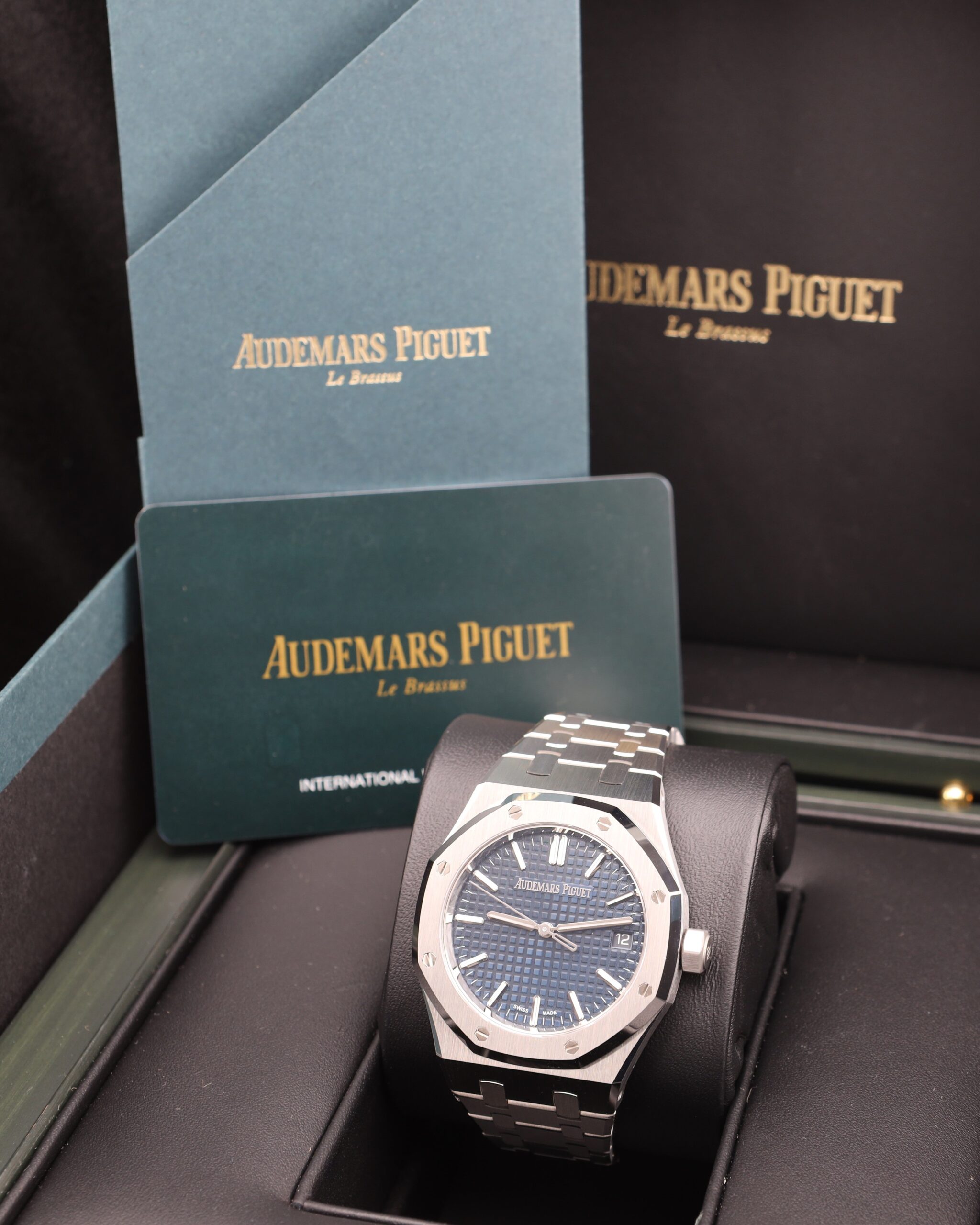 Classic pre-owned automatic dress watch