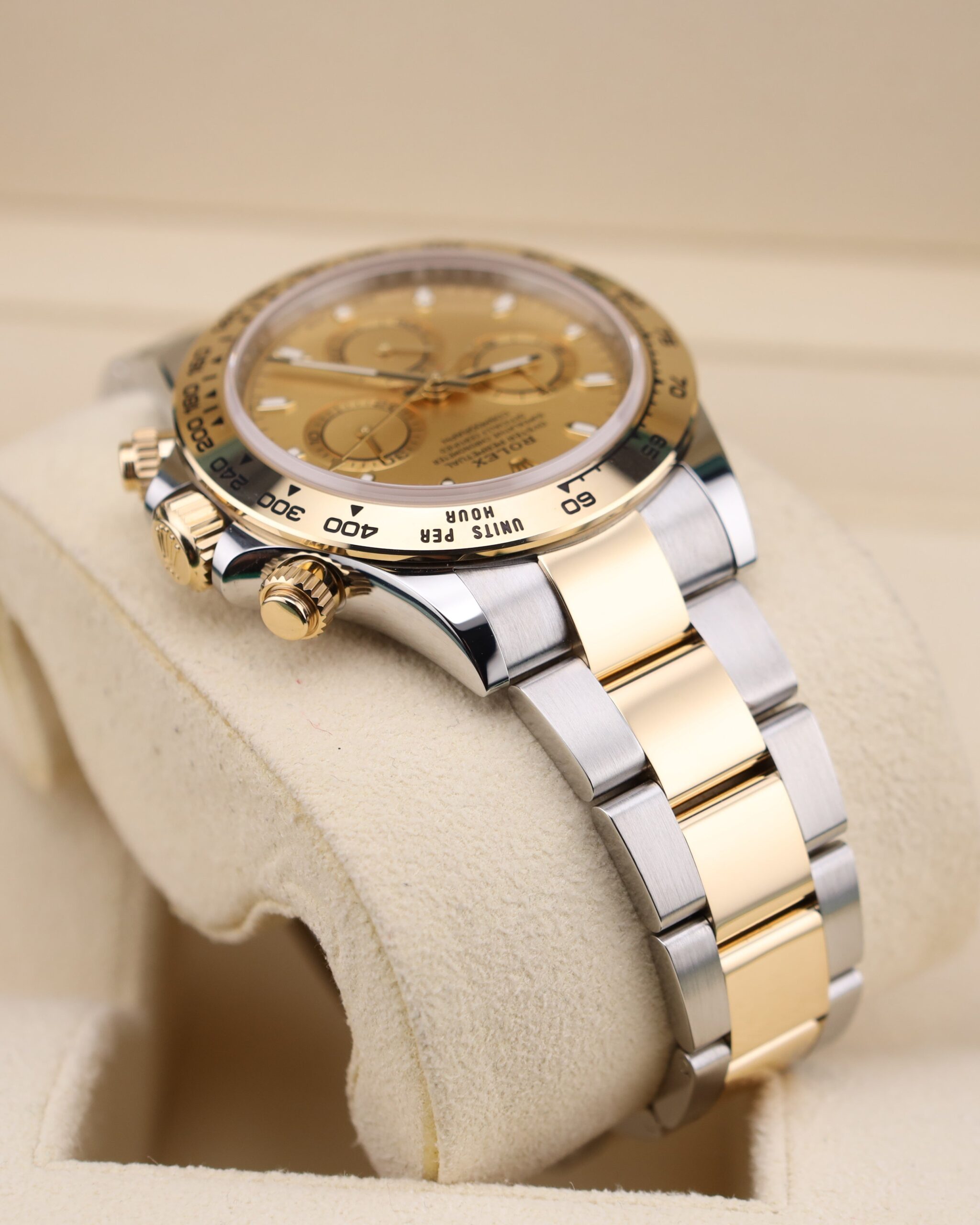Pre-owned automatic chronograph with gold accents