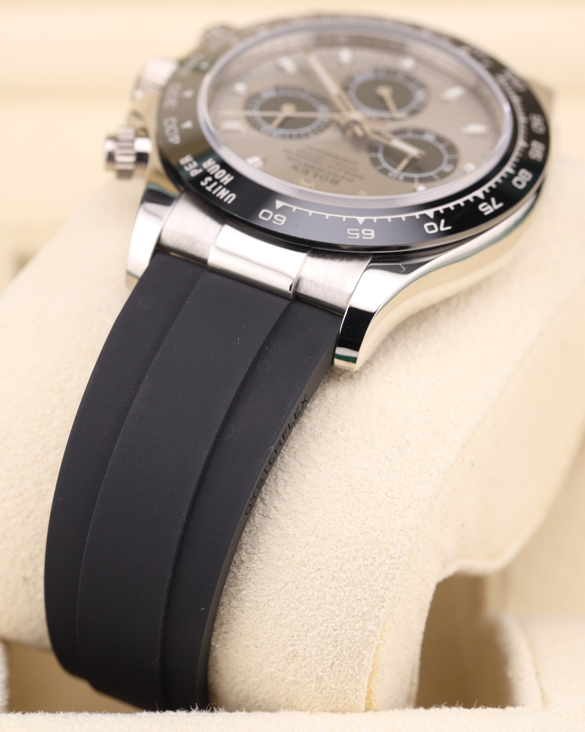 Men’s vintage dress automatic watch side view