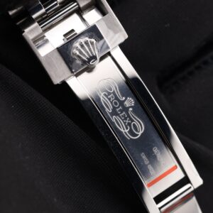 Men's vintage dress automatic watch on leather strap