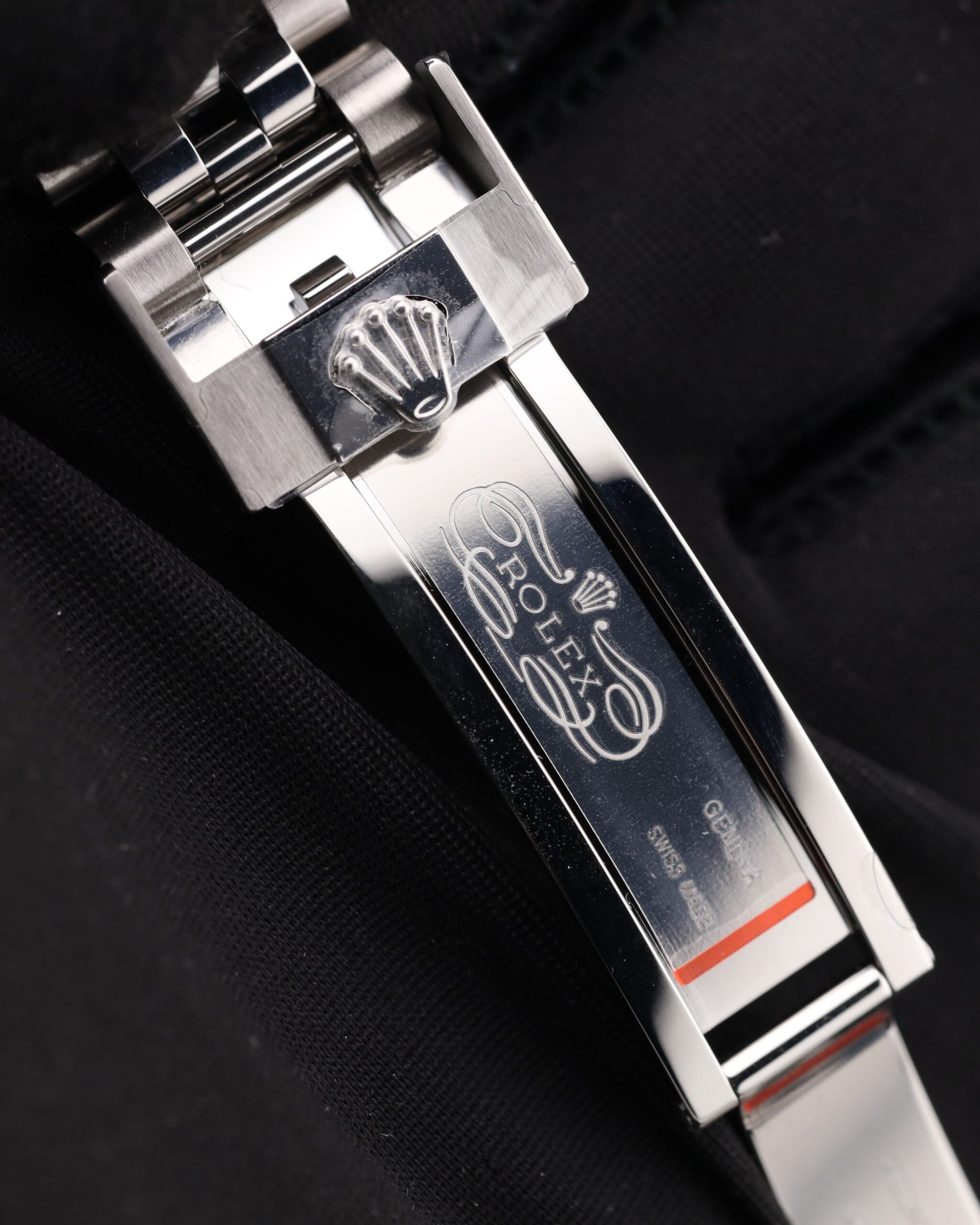 Men's vintage dress automatic watch on leather strap