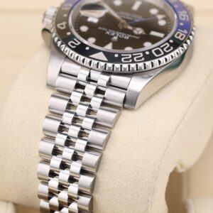 Men's vintage dress automatic watch with polished finish