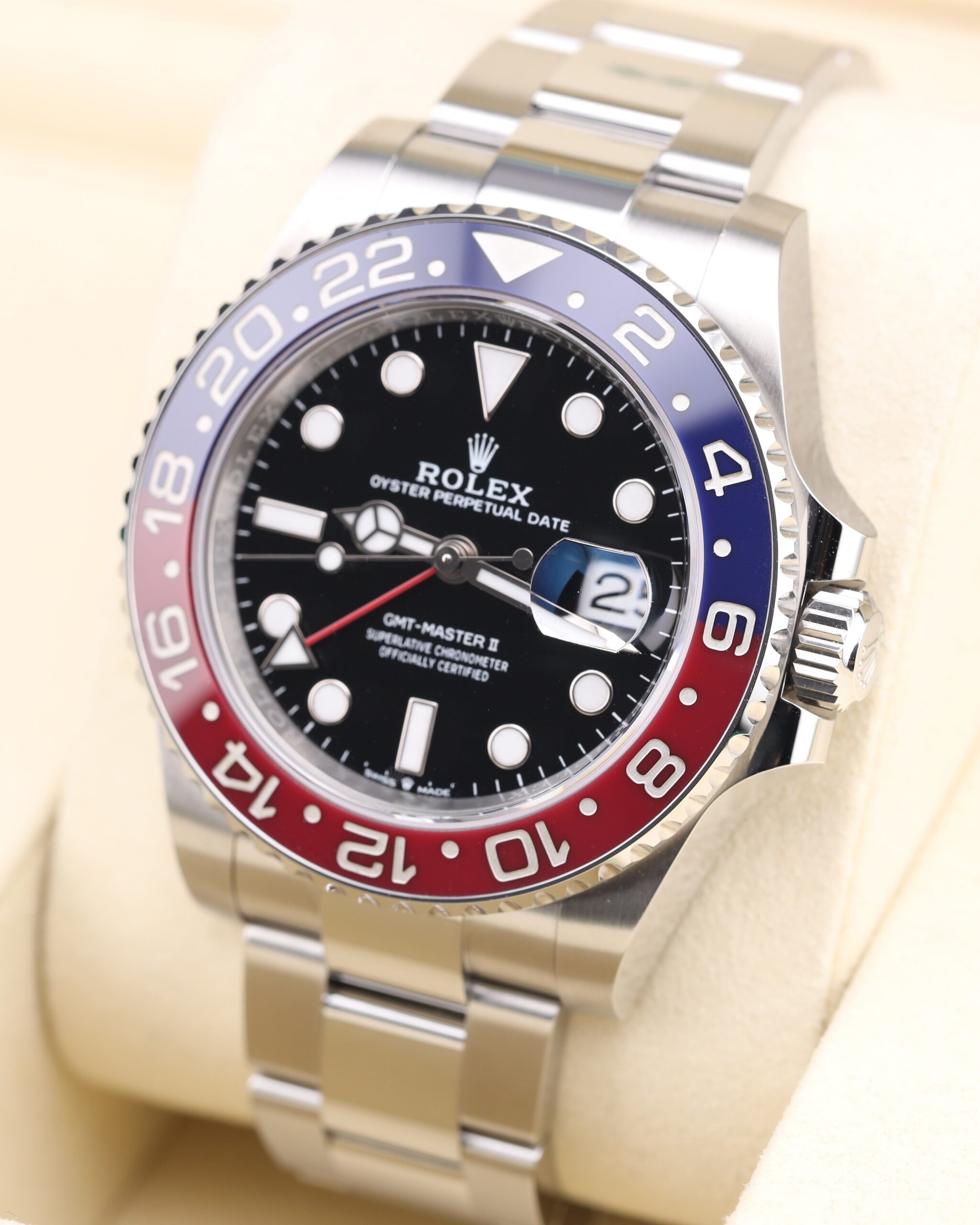 Pre-owned two-tone automatic watch with blue and red bezel