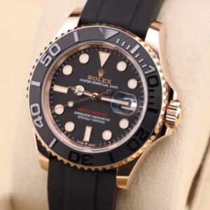 Vintage diver mechanical watch with black bezel