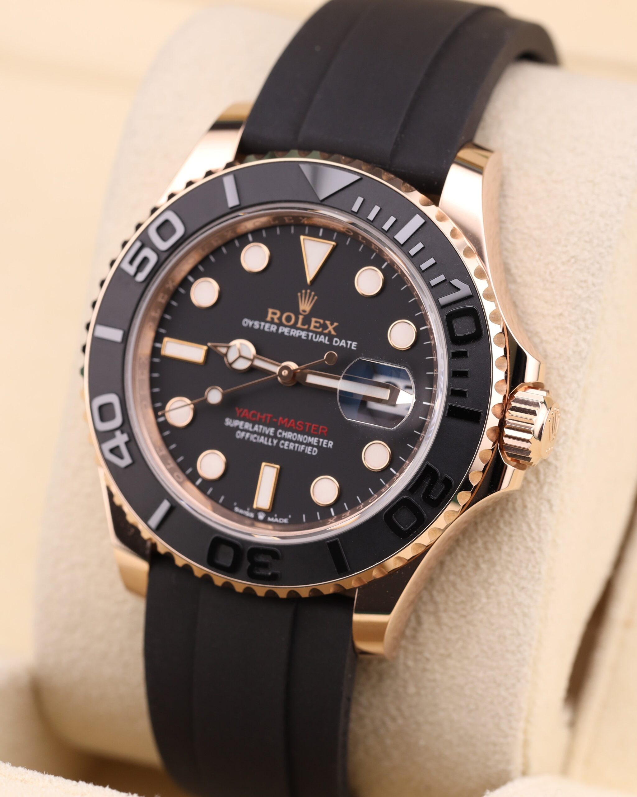 Vintage diver mechanical watch with black bezel