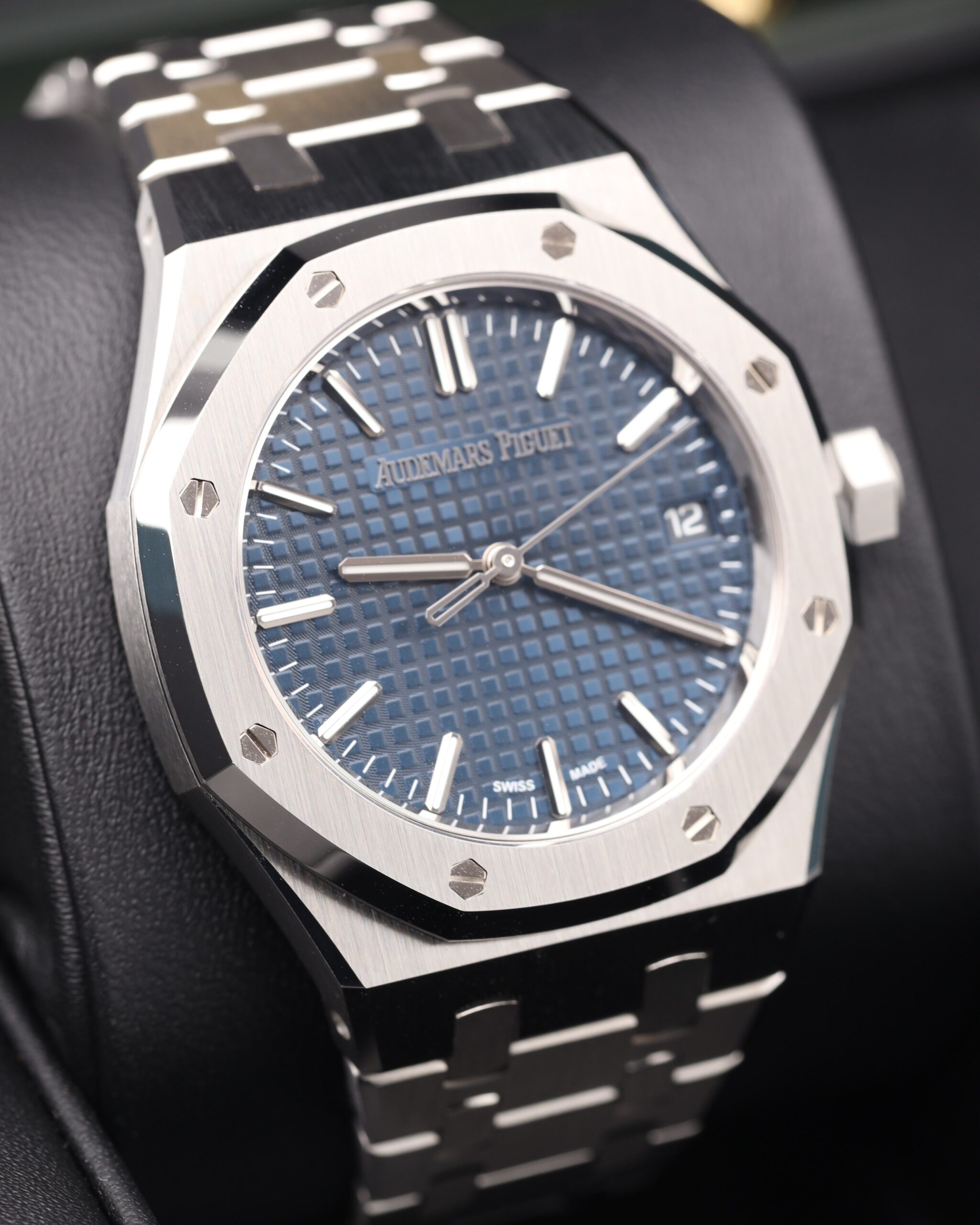 Men's vintage dress automatic watch with leather strap
