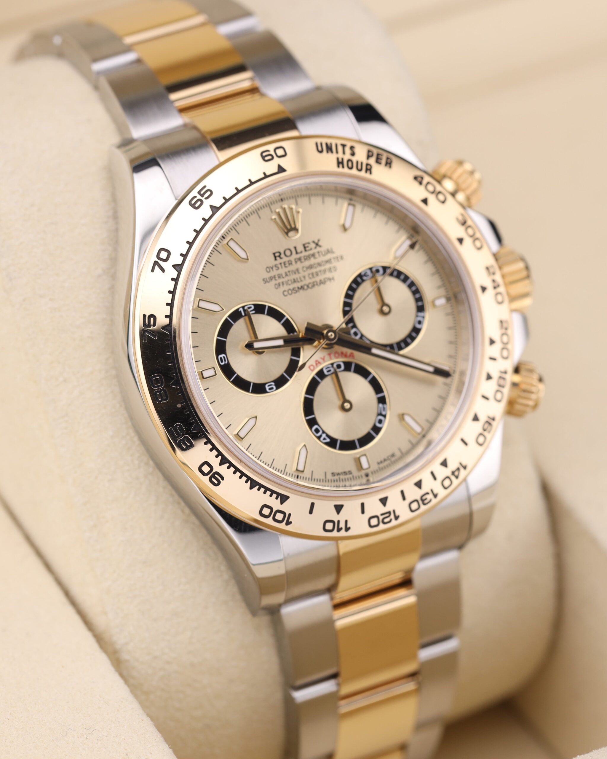 Pre-owned moonphase wrist watch display