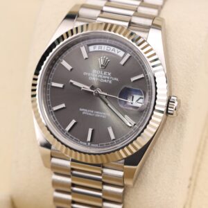 Men's vintage dress automatic watch dial