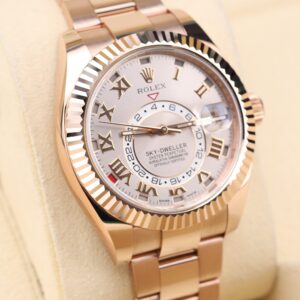 Vintage diver mechanical watch with bold dial