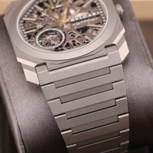 Used Swiss made mechanical watch with clean dial