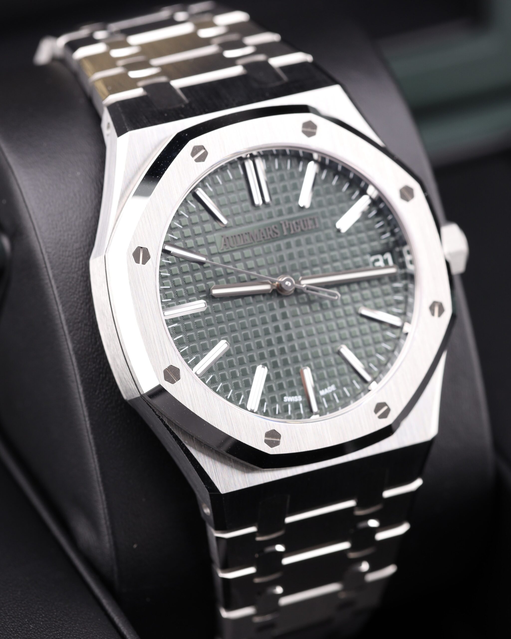 Men's vintage dress automatic watch with leather strap