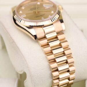 Men's vintage dress automatic watch with leather strap