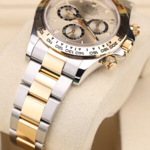Men's vintage dress automatic watch dial