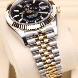Men's vintage dress automatic watch with leather strap