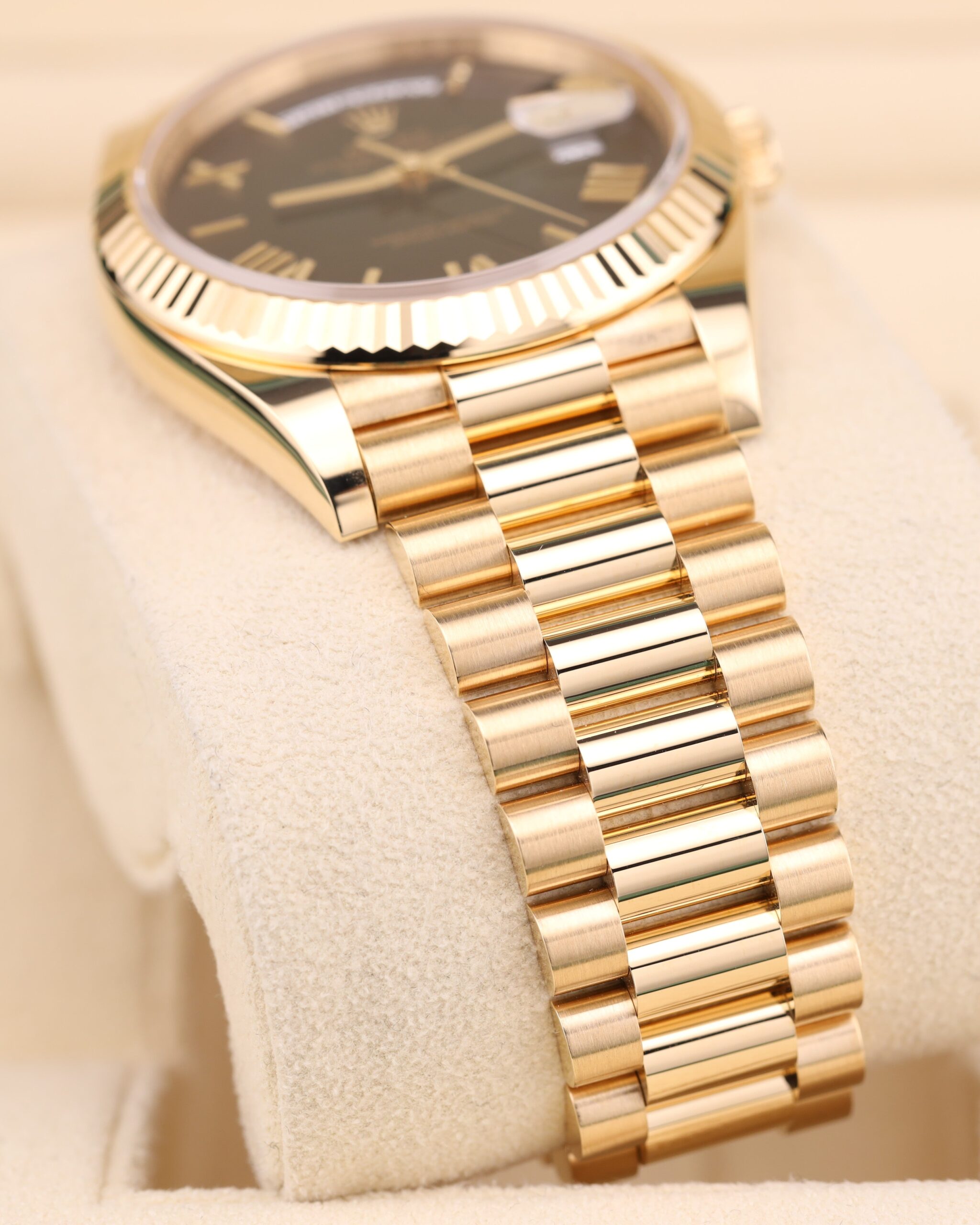 Men's vintage dress automatic watch with leather strap