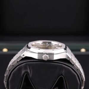 Pre-owned moonphase wrist watch with leather strap