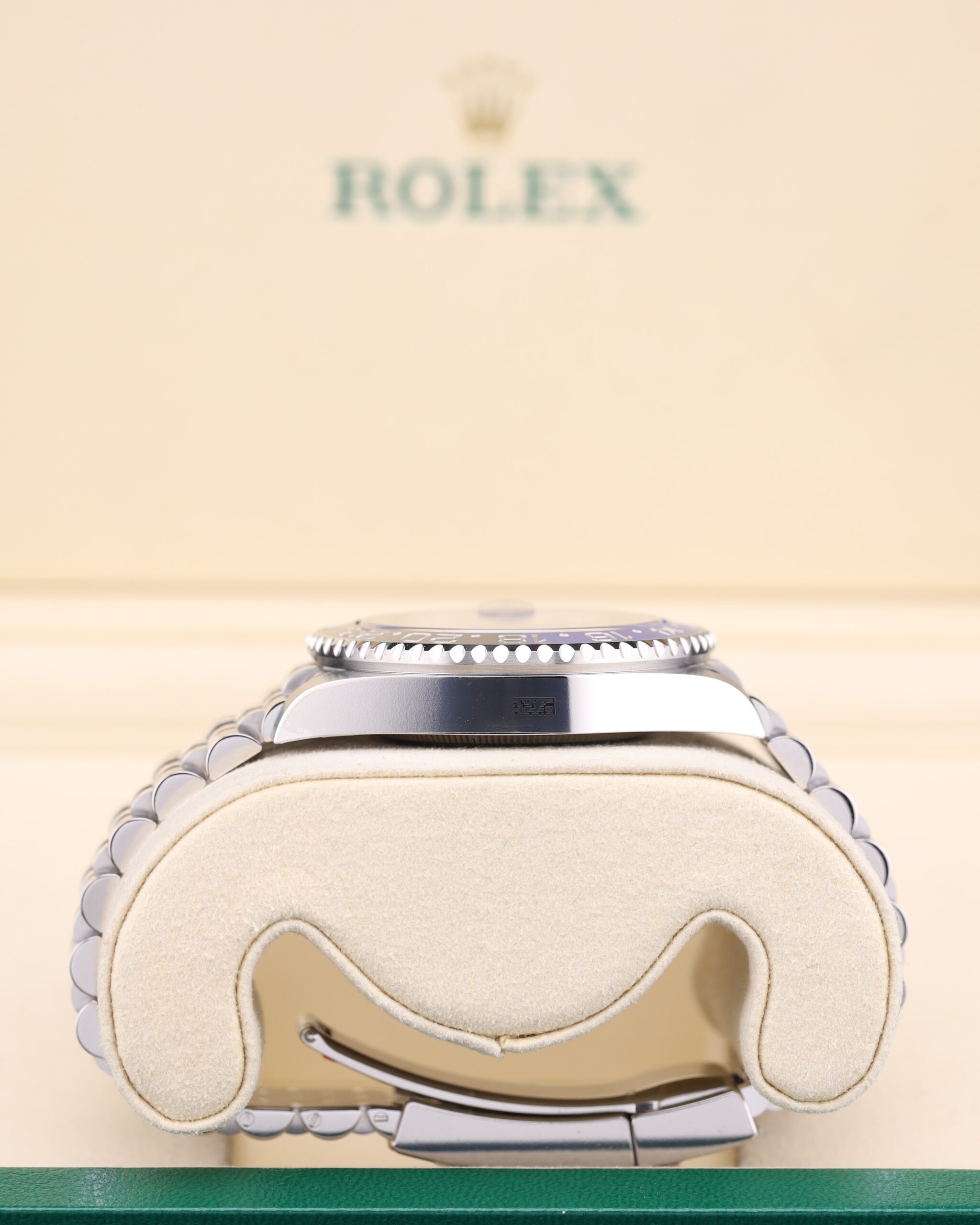 Used Swiss made mechanical watch with classic dial