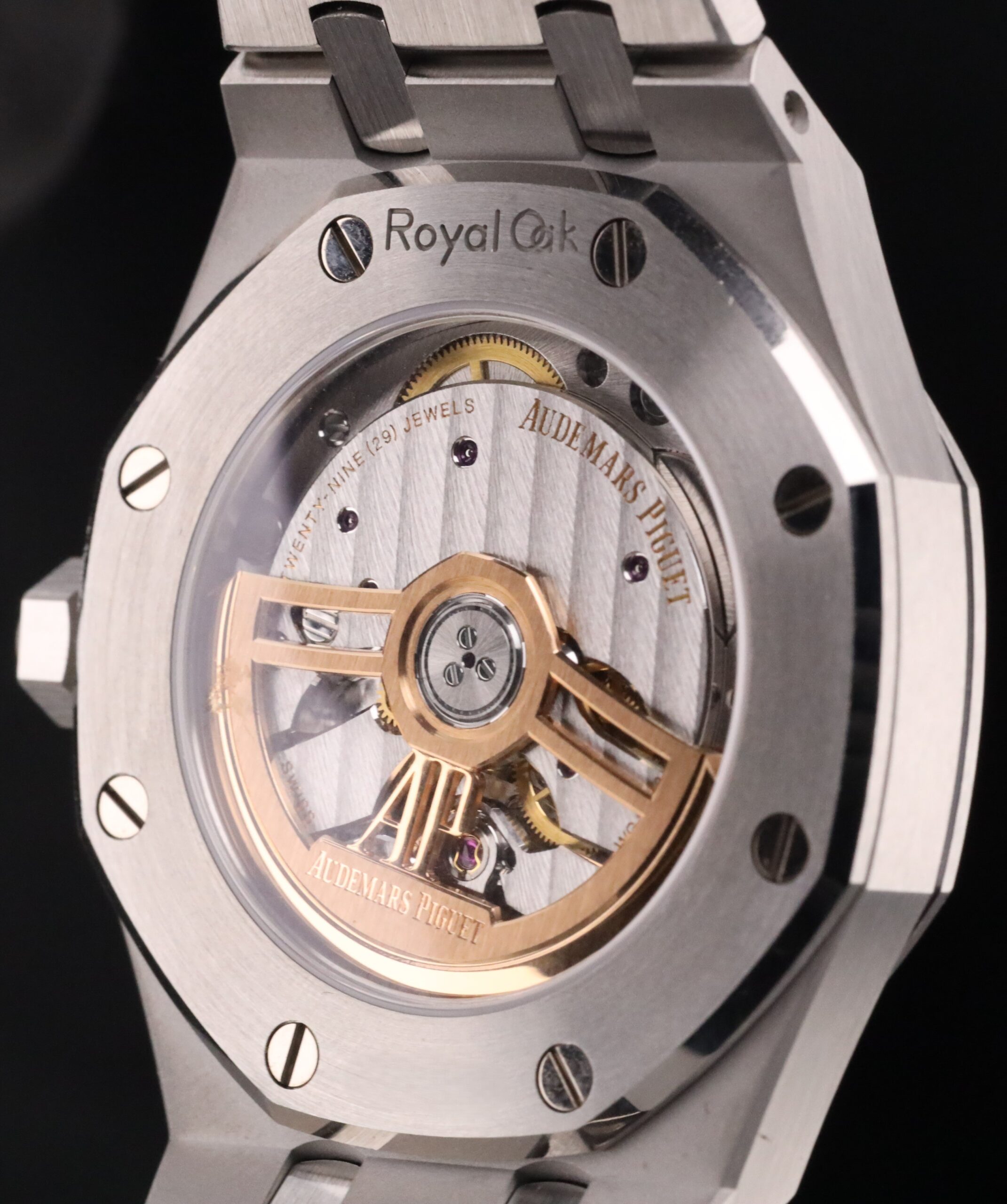 Vintage slim case men's automatic timepiece