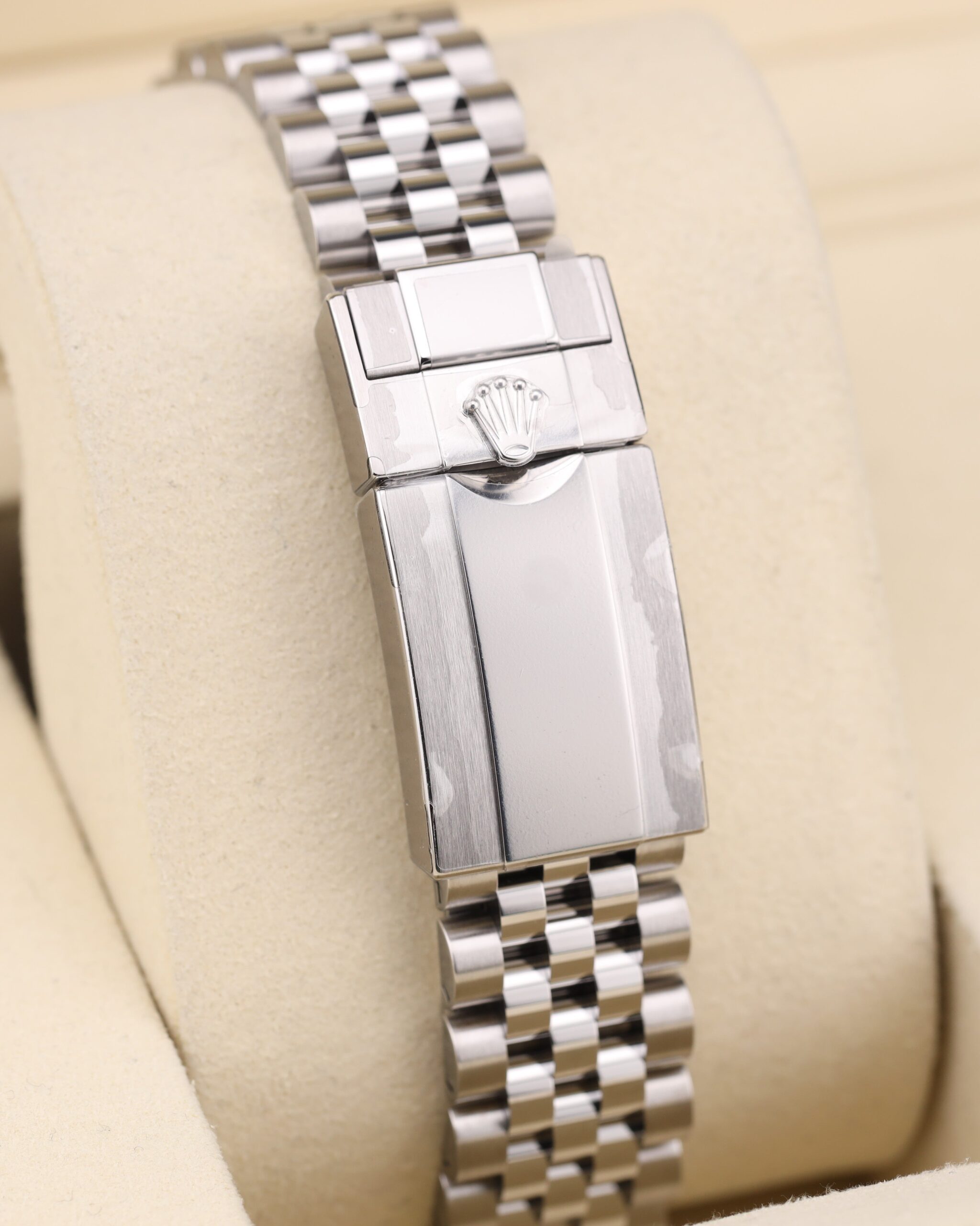 Pre-owned moonphase wrist watch with dark dial