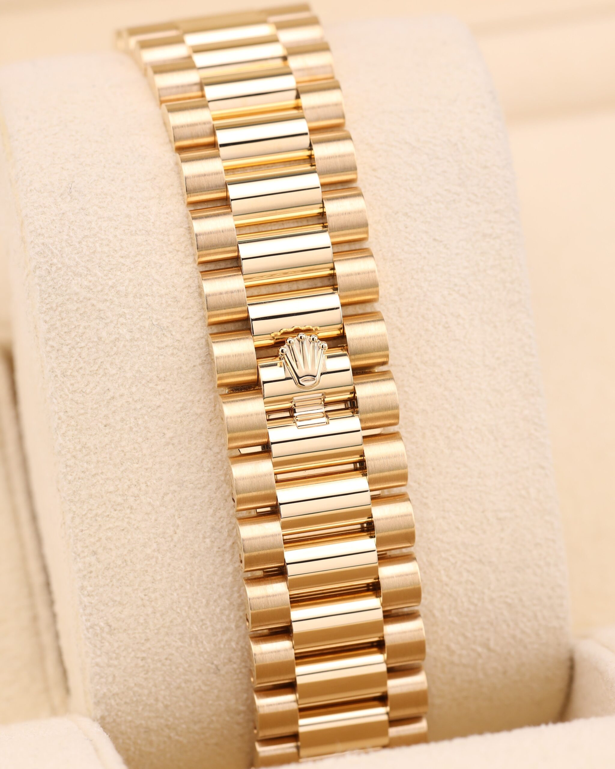 Men's vintage dress automatic watch close-up