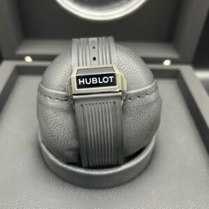 Chronograph watch side profile with pushers