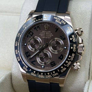 Elegant pre-owned automatic dress watch