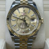 Elegant automatic watch with jubilee bracelet