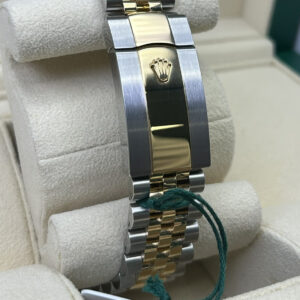 Pre-owned moonphase wrist watch display