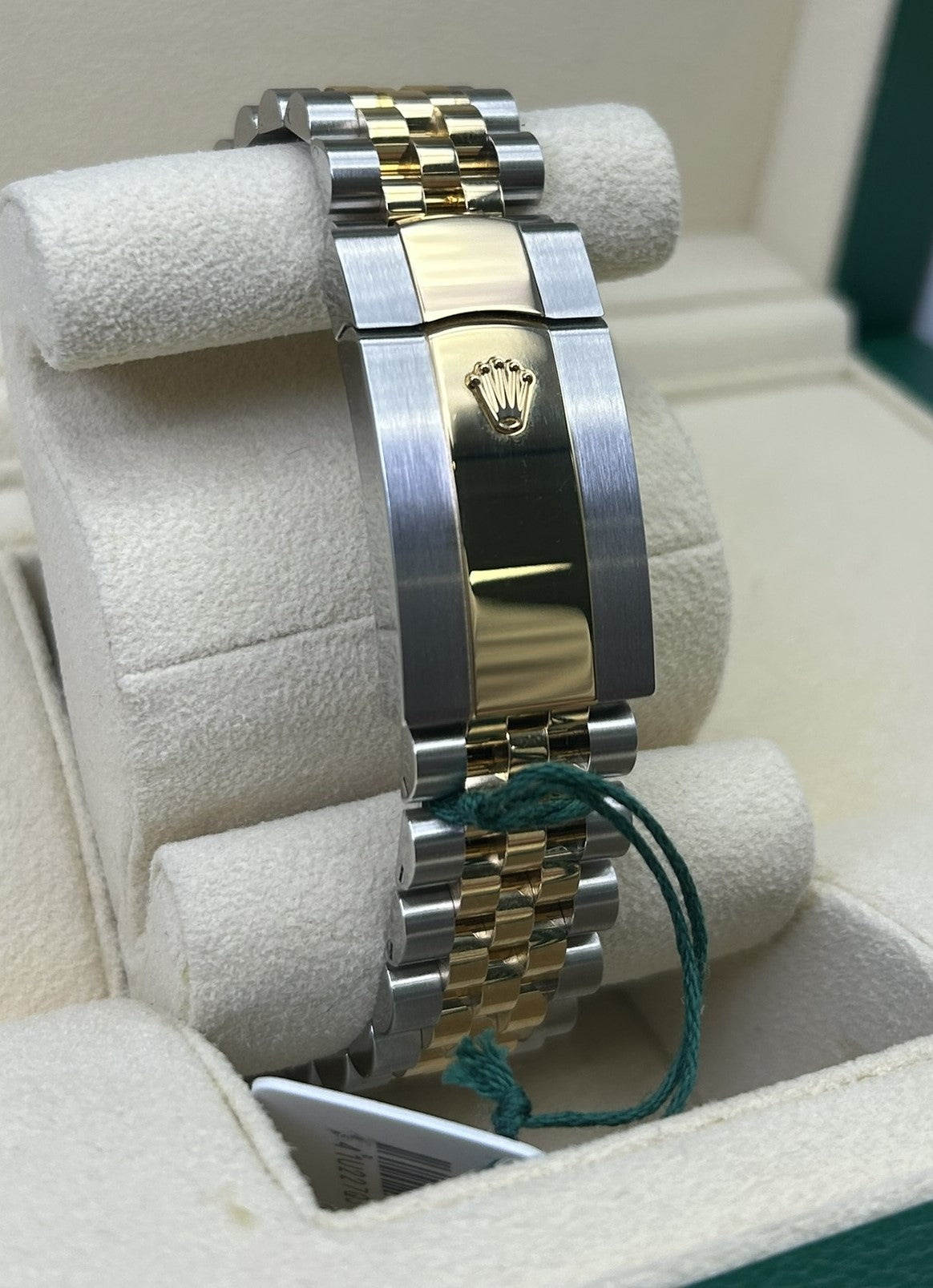 Pre-owned moonphase wrist watch display