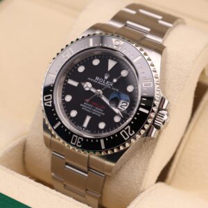 Vintage diver mechanical watch with rotating bezel