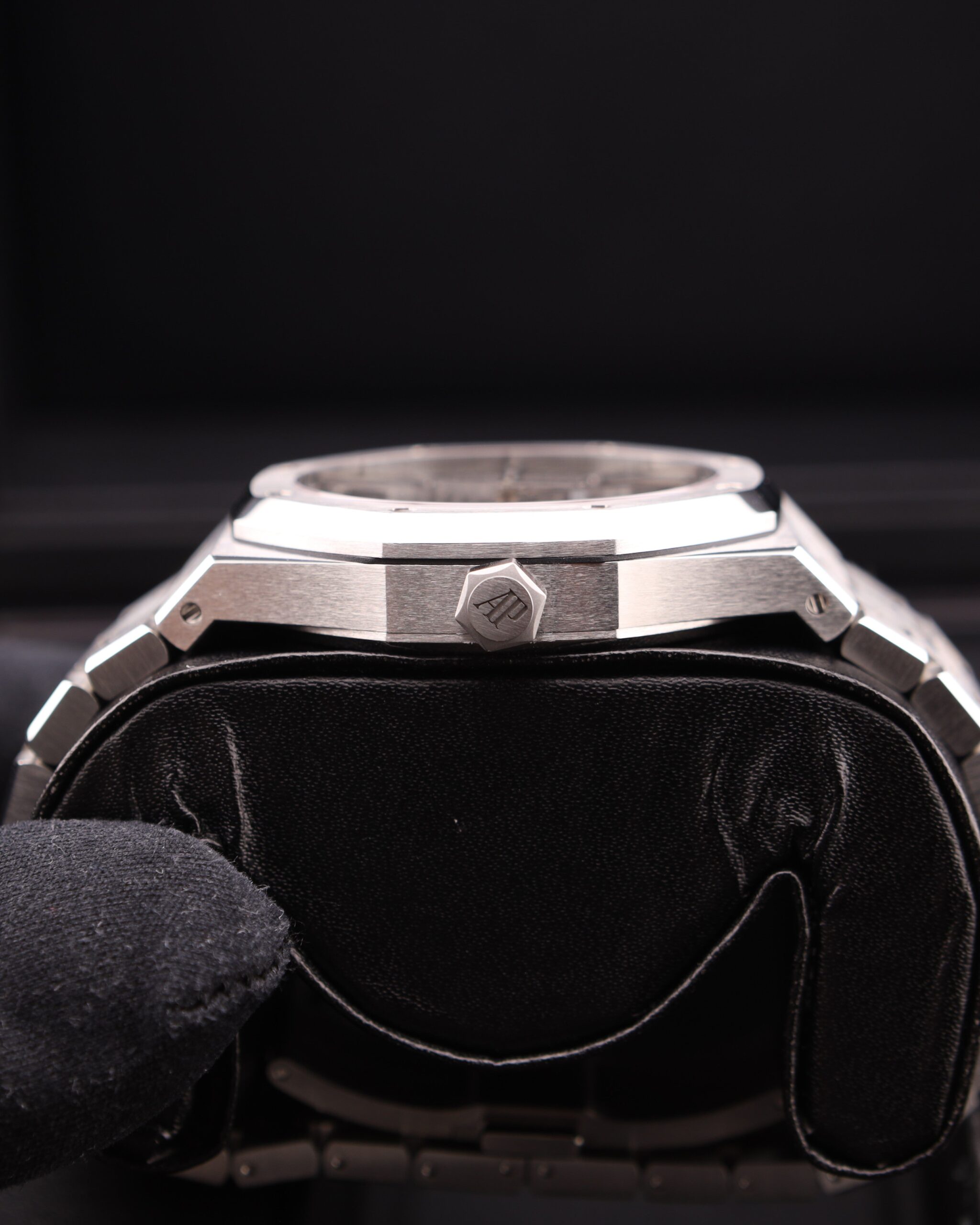 Men's vintage dress automatic watch with leather strap