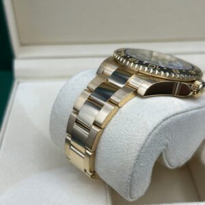 Pre-owned moonphase wrist watch display