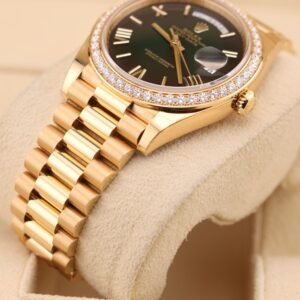 Men's vintage dress automatic watch with leather strap