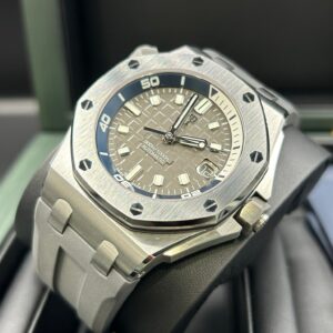 Pre-owned stainless steel chronograph watch