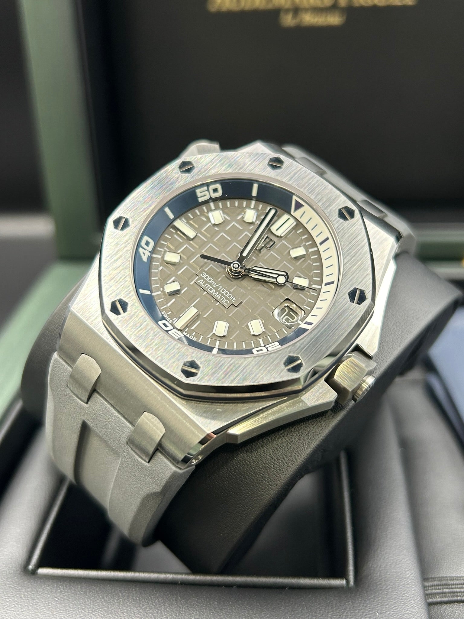 Pre-owned stainless steel chronograph watch