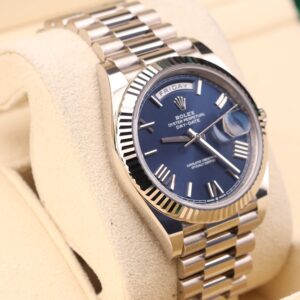 Pre-owned moonphase wrist watch display