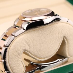Men's vintage dress automatic watch with clean dial