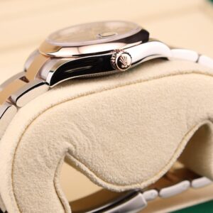 Pre-owned stainless steel chronograph wristwatch