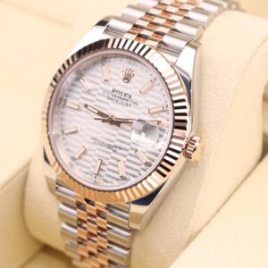 Vintage diver mechanical watch with rotating bezel
