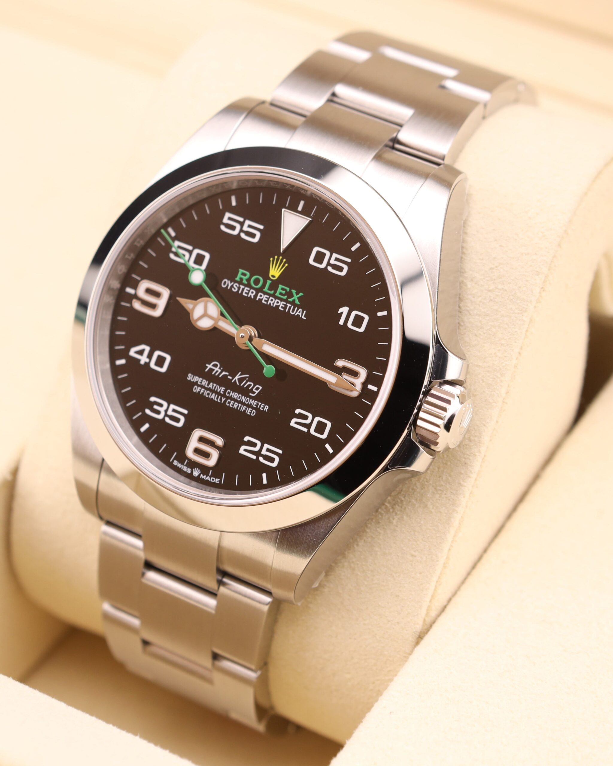 Vintage diver mechanical watch on wrist