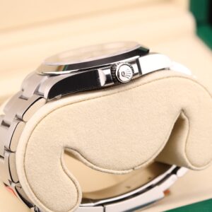Vintage diver mechanical watch with rotating bezel