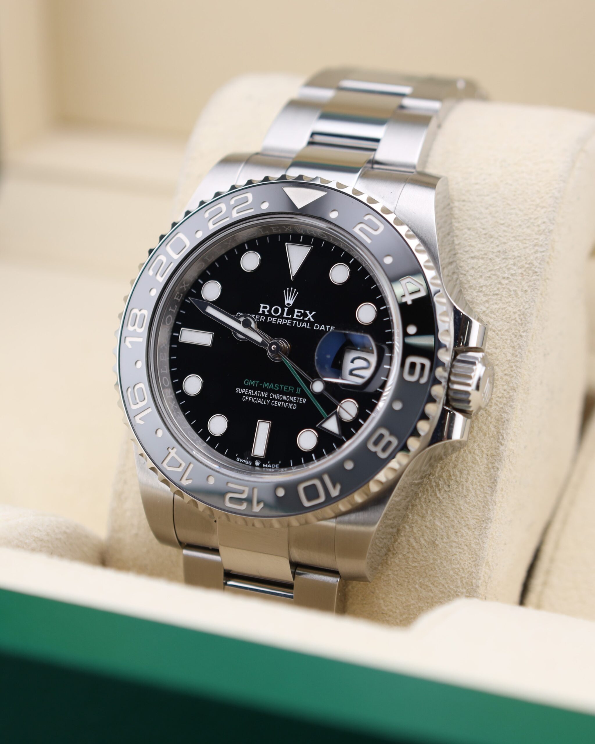 Men's vintage dress automatic watch dial