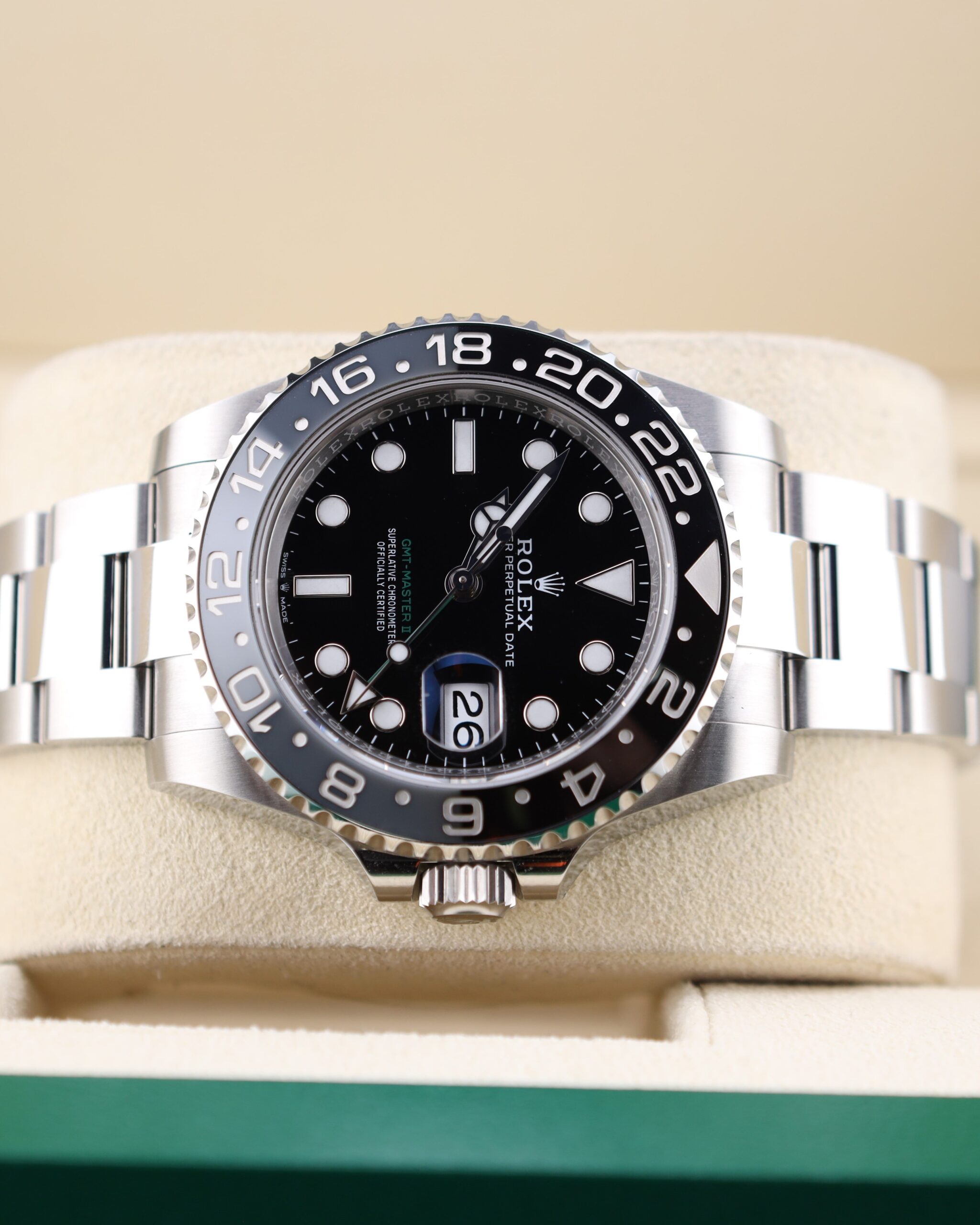Vintage slim case men's dress watch