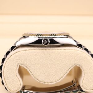 Classic pre-owned automatic dress watch