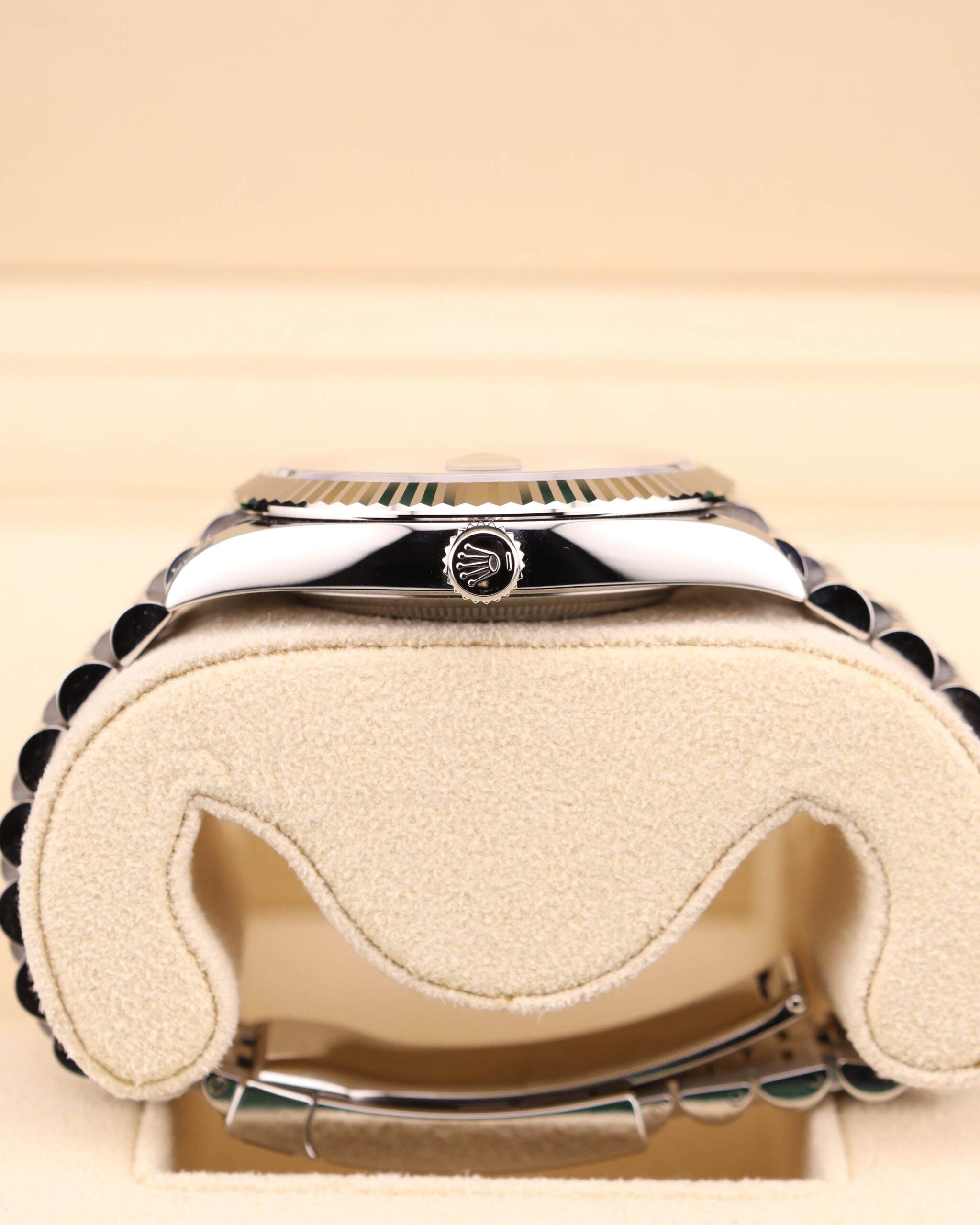 Classic pre-owned automatic dress watch