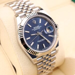 Men's vintage dress automatic watch dial