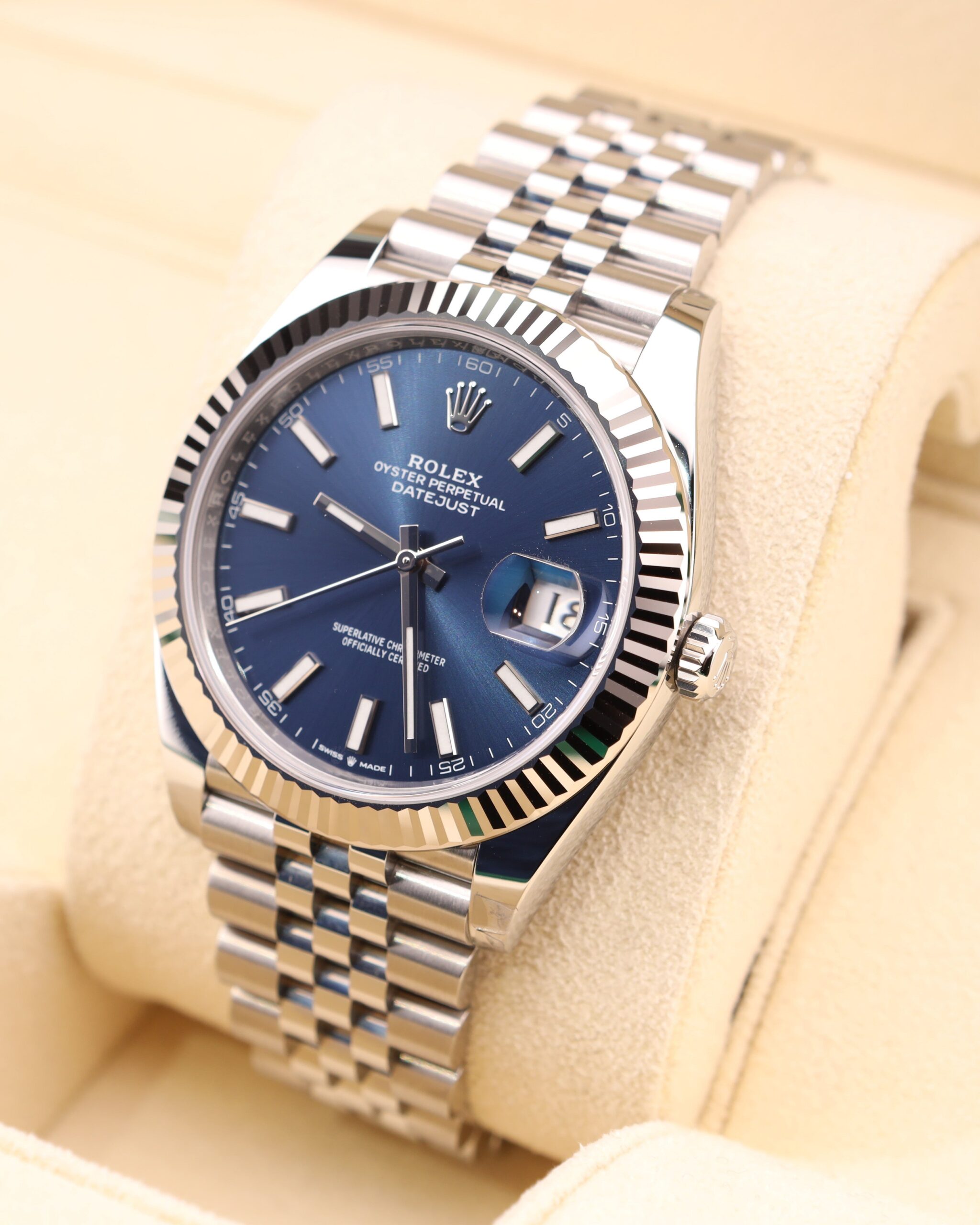 Used Swiss made mechanical watch profile