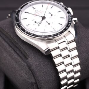 Men's vintage dress automatic watch close-up