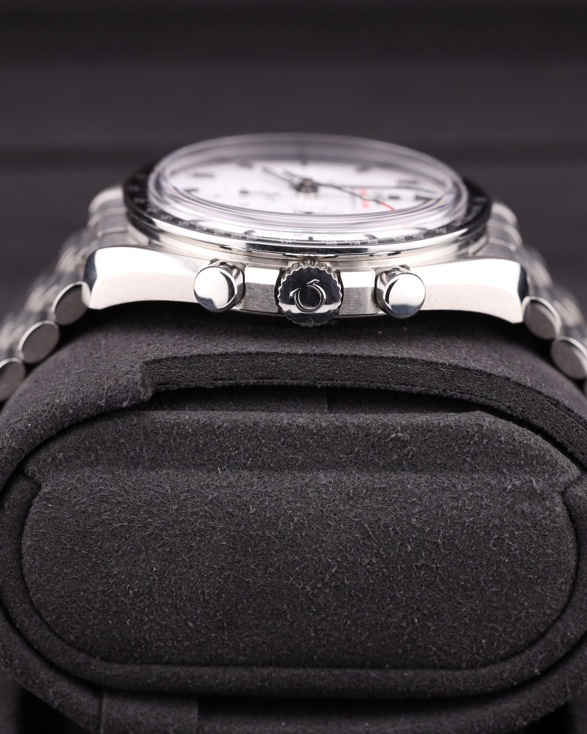 Vintage diver mechanical watch on wrist